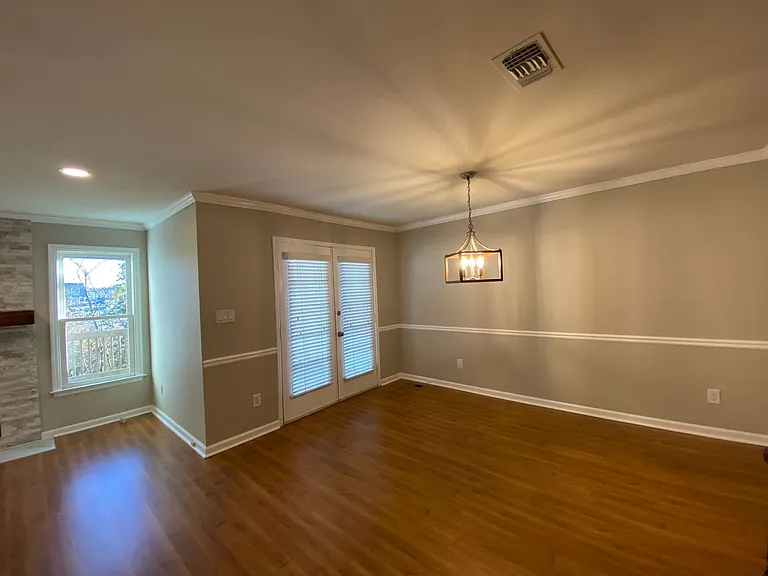 1435 Old Virginia Ct SE — Photo 3