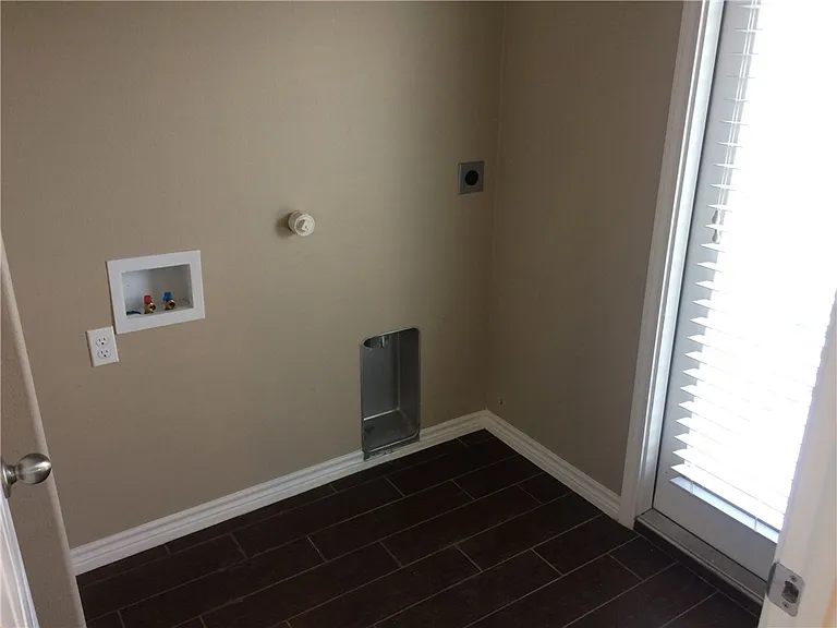 3705 Southlake Park Ln — Photo 9