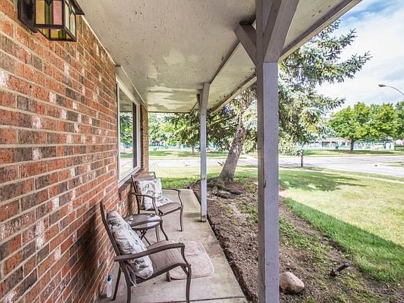 2nd image of 331 Schyler Way