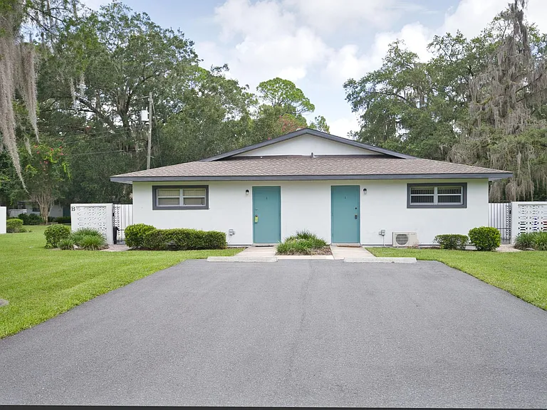 1820 NW 10th St — Photo 27