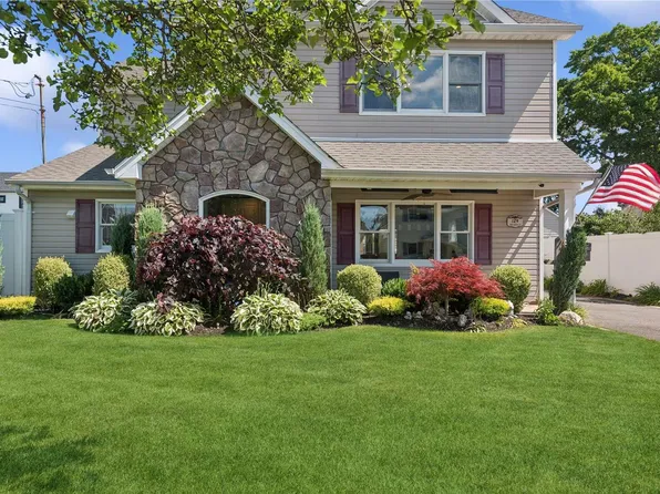 129 Van Buren Street, Massapequa Park, NY 11762