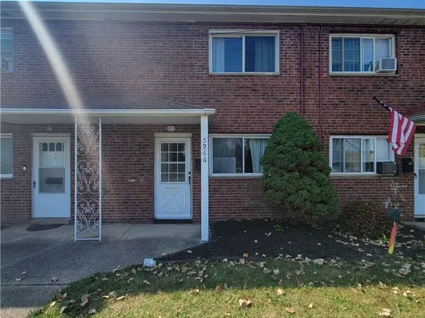 5966 Engle Rd, Brookpark, OH 44142