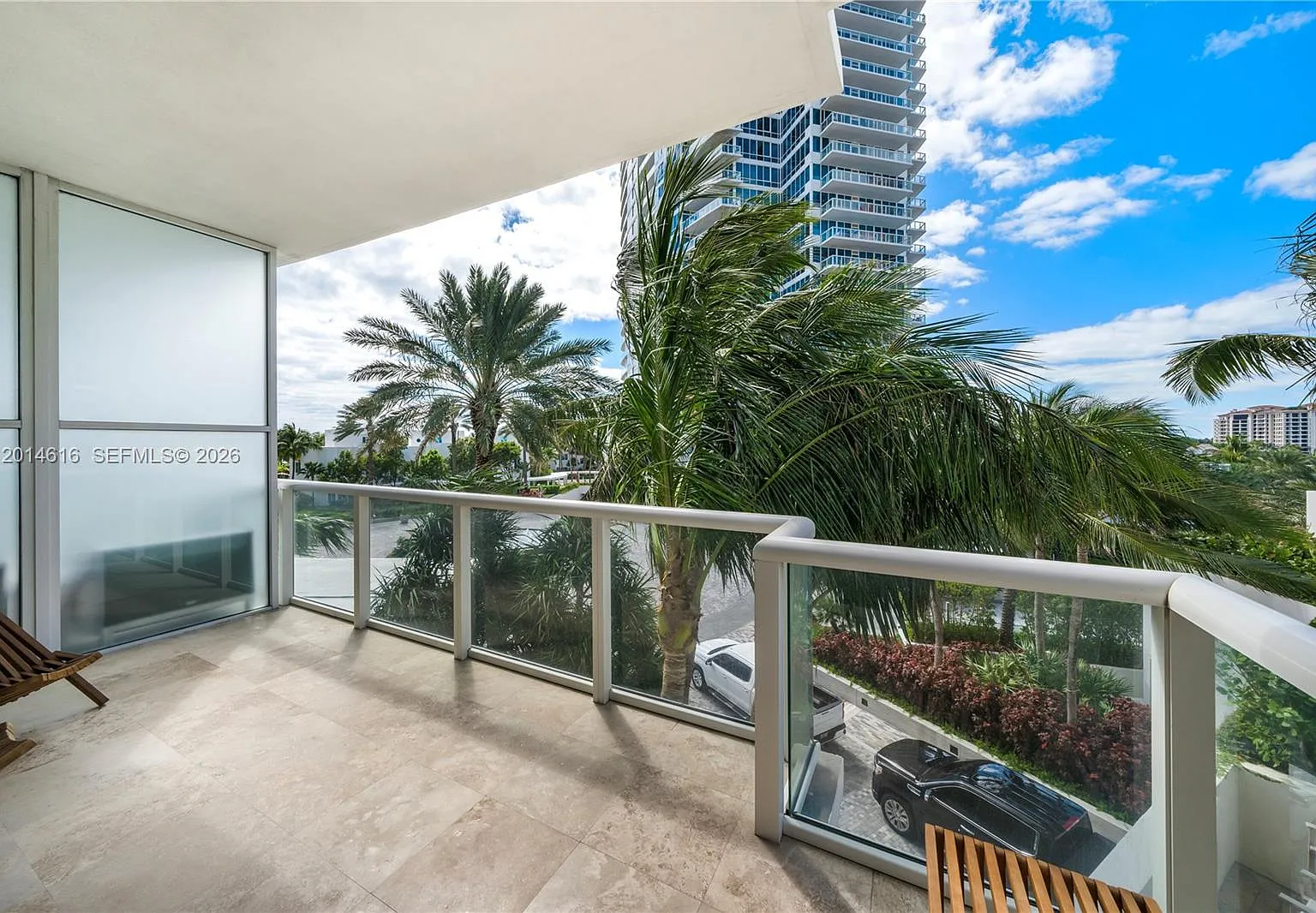Studio, 695 sqft, $9,500 — Photo 3