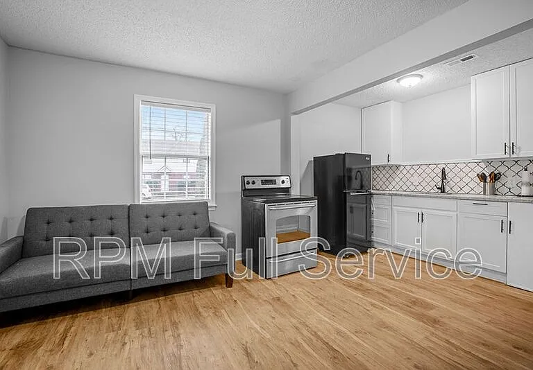 1002 N Maple St #A — Photo 23