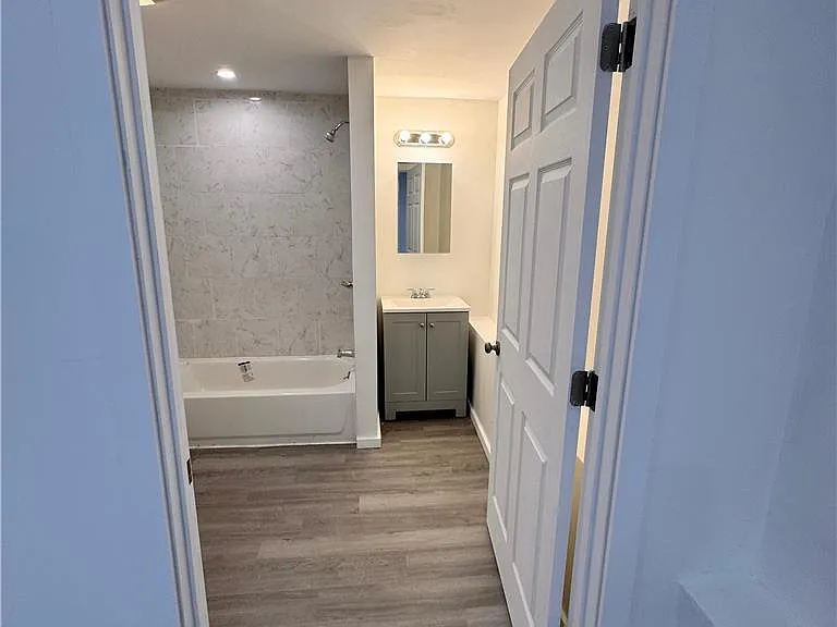 2250 Butler St #102 — Photo 5