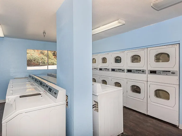 240 Avenida Vis — Photo 34