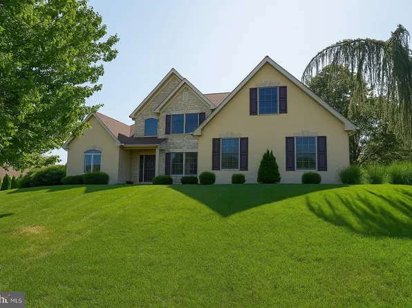 502 Country Meadows Dr, Lancaster, PA 17602