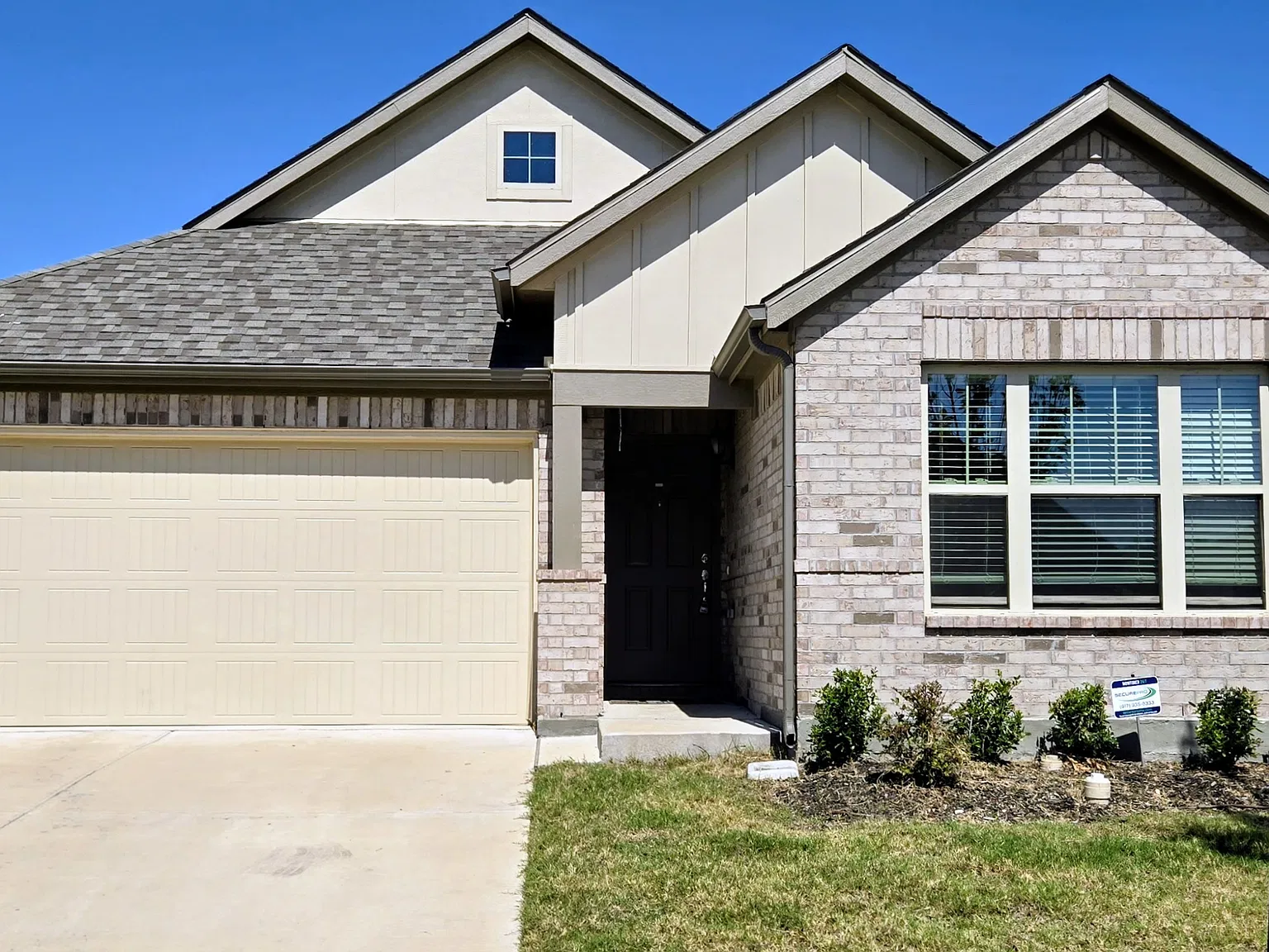 4 bed, 1768 sqft, $2,100 — Photo 1