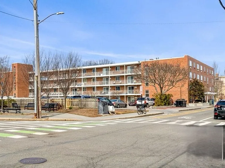 50 Green St #409 — Photo 2