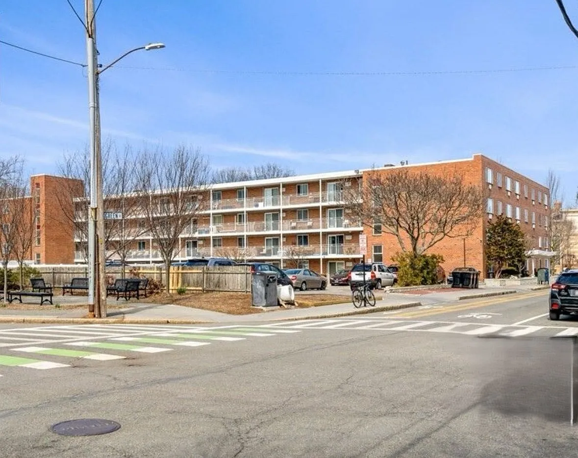 Building Photo - 50 Green St #409