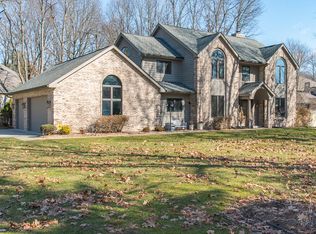 5610 Blue Spruce Ln, Kalamazoo, MI 49009