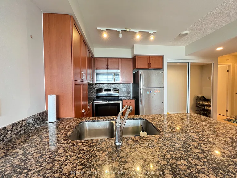 830 Lawrence Ave W #902 — Photo 5