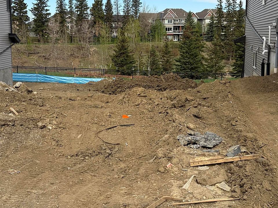 2nd image of 2040 Collip Cres