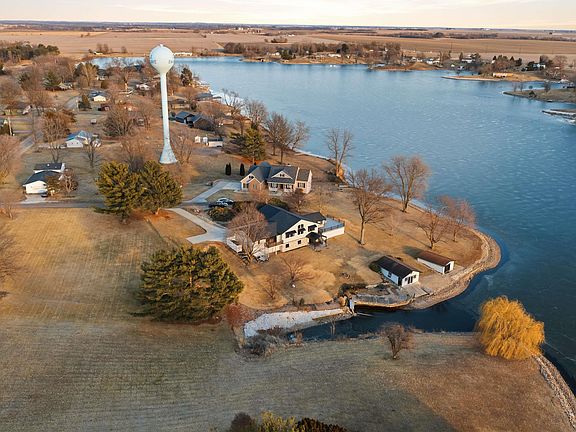 3rd image of 140 Palemino Dr