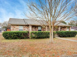 790 Burges St, Seguin, TX 78155