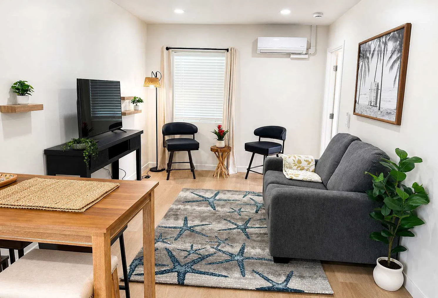 1 bed, 1.0 bath, 419 sqft, $4,648 — Photo 1