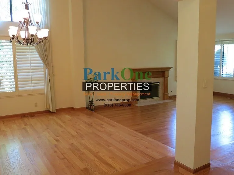 1245 Crown Ct — Photo 16