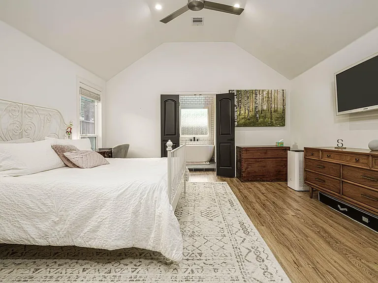 715 Thistlewood Dr — Photo 22