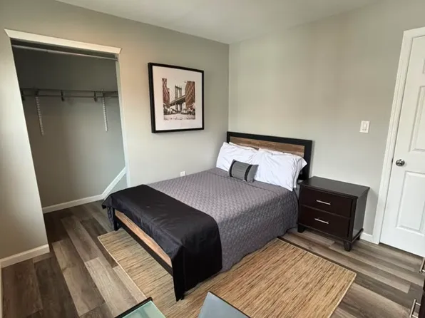 40 Cornerstone Ln, Newark, NJ 07103