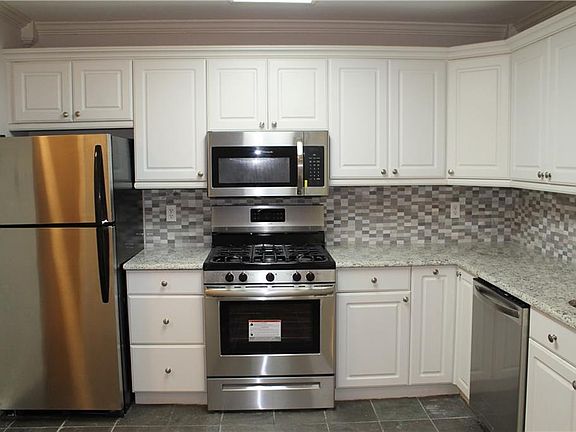 4th image of 4222 Newton Ave