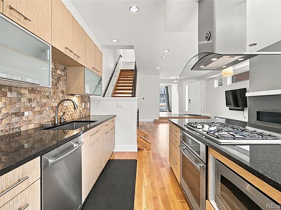 2nd image of 2728 Grove St #1