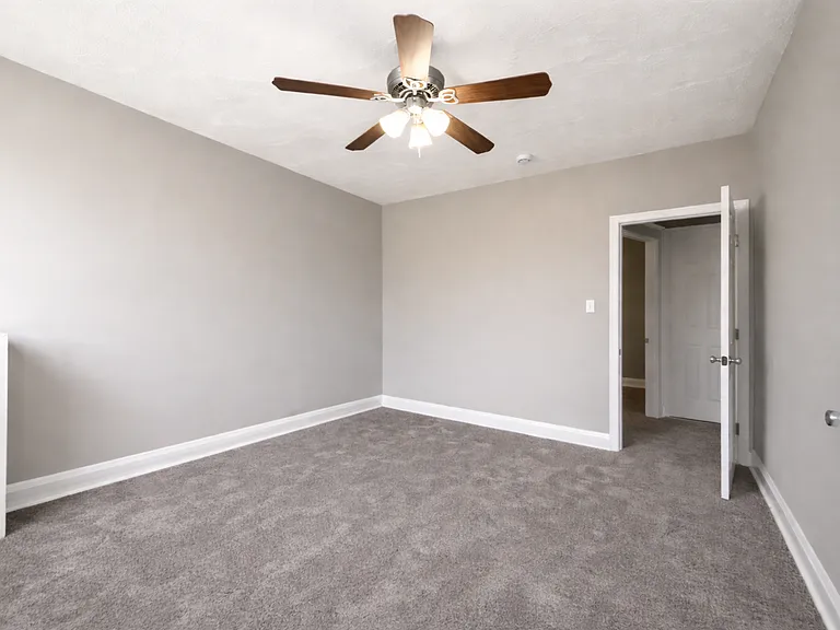 1215 N Ellwood Ave — Photo 10