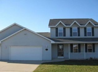 N8939 Lilac Rd, MENASHA, WI 54952