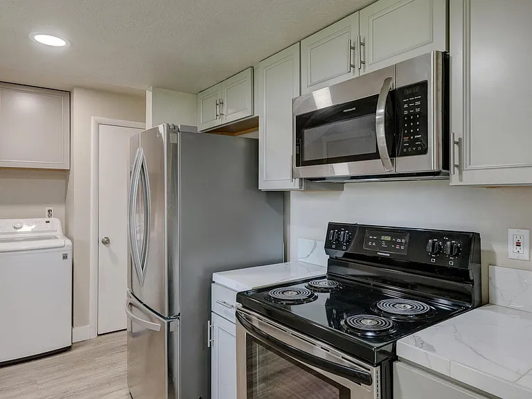 Complete Remodel near Boise River _ Pet Friendly! — Photo 11