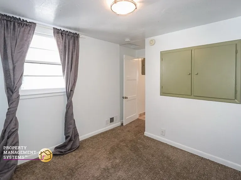 333 E Roosevelt Ave — Photo 12