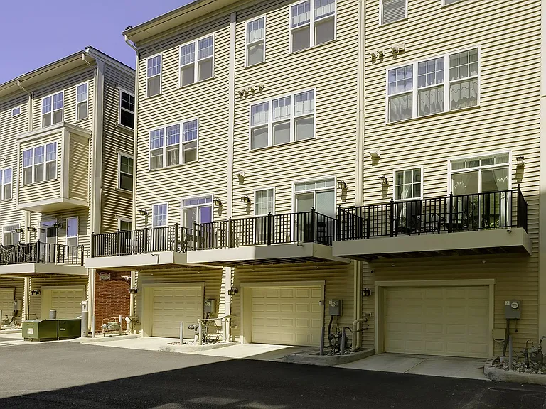719 Parkside Pl NE — Photo 34