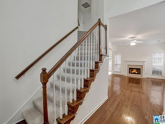 2nd image of 841 Castlemaine Ct