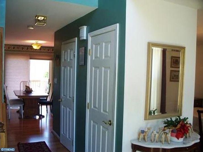 1st image of 418 S Barrington Ct