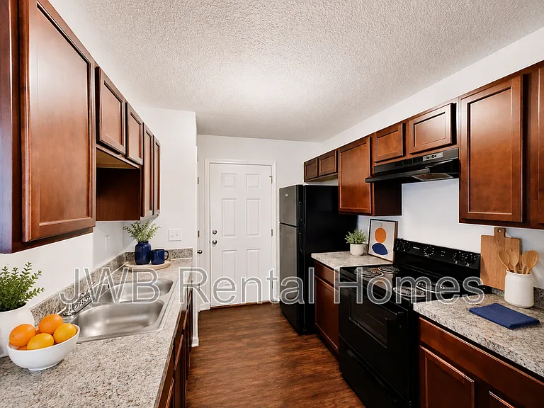 1186 Pangola Dr — Photo 3