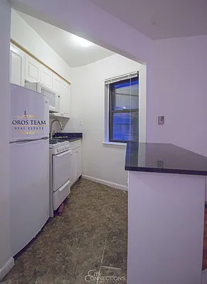 Rented by City Connections Realty | media 9