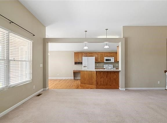 5th image of 4412 SE Minnesota Ave