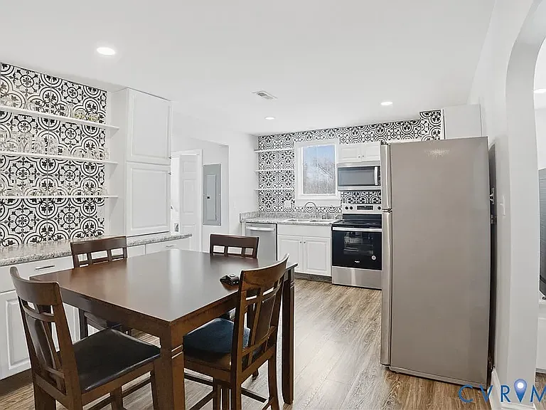 3 bed, 1446 sqft, $2,350 — Photo 4