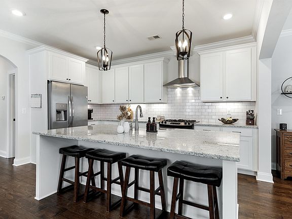 4th image of 4571 Shady Grove Ln