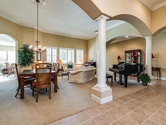 5th image of 405 Aria Ct