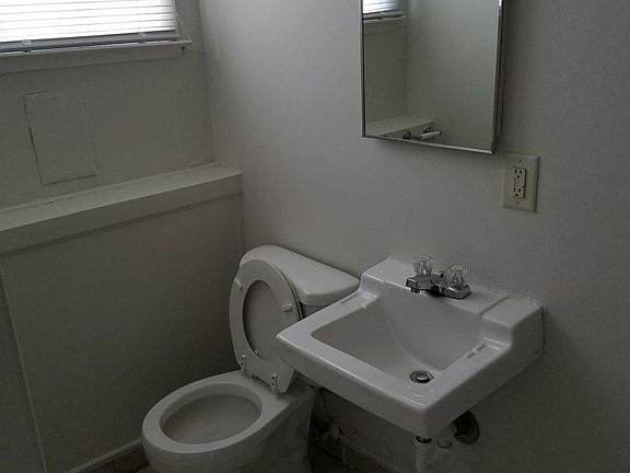 3rd image of 5750 Sherwood Dr