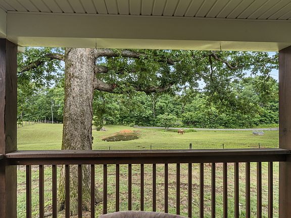 3rd image of 1126 Cedar Creek Rd