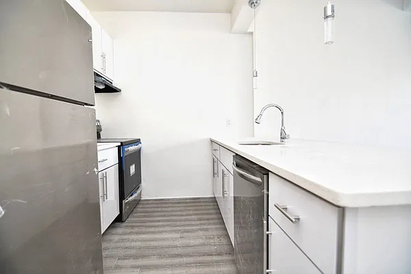 Rented by Bohemia Realty Group | media 18