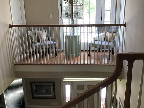 4th image of 571 Barfield Dr