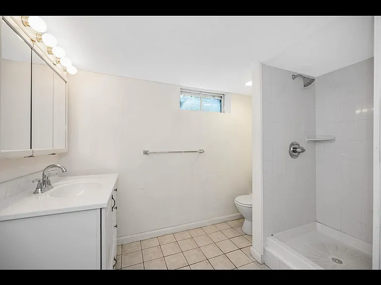 2 Sherwood Dr — Photo 21