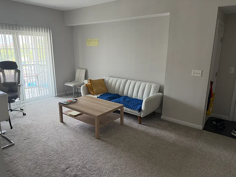 425 Lazelle Rd #303 — Photo 8