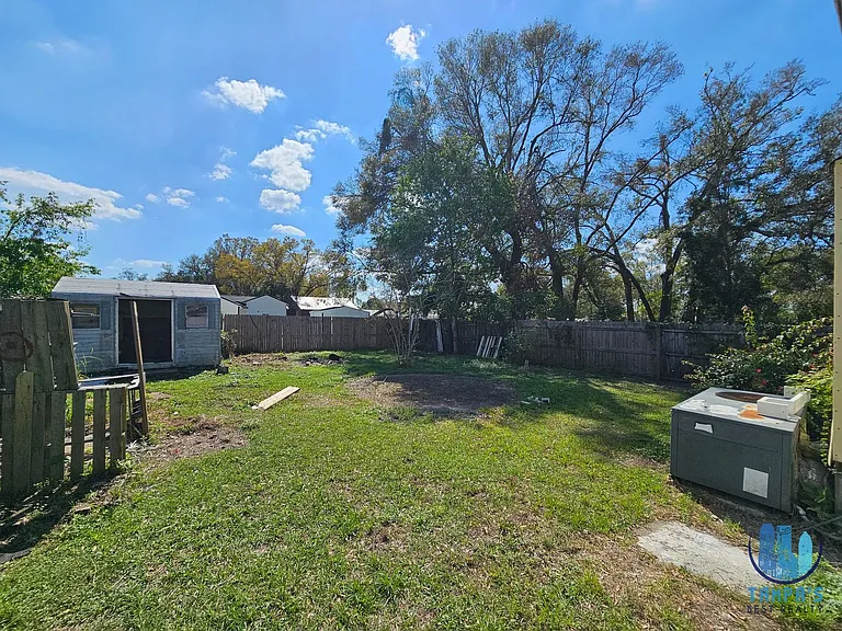 1212 W Marjorie St — Photo 15