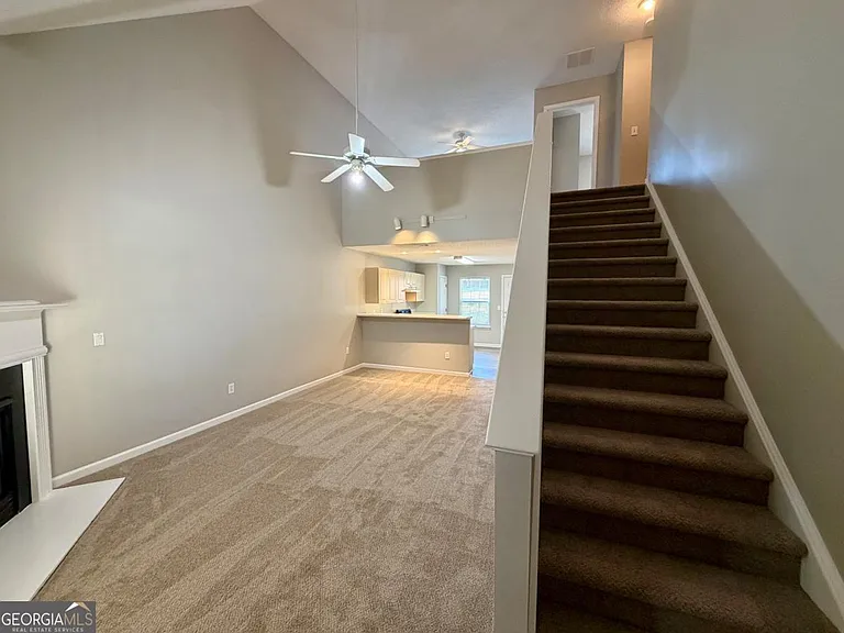 15 Lakeside Cir — Photo 3