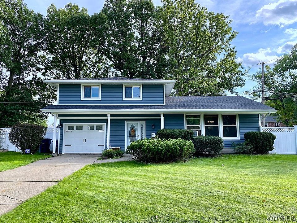 1st image of 693 Edgewater Dr