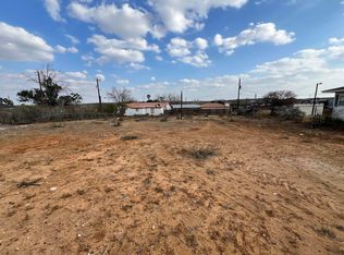 369 Mango Dr, Zapata, TX 78076