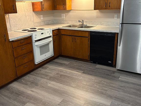 3rd image of 1889 10th St