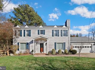 9816 Fosbak Dr, Vienna, VA 22182